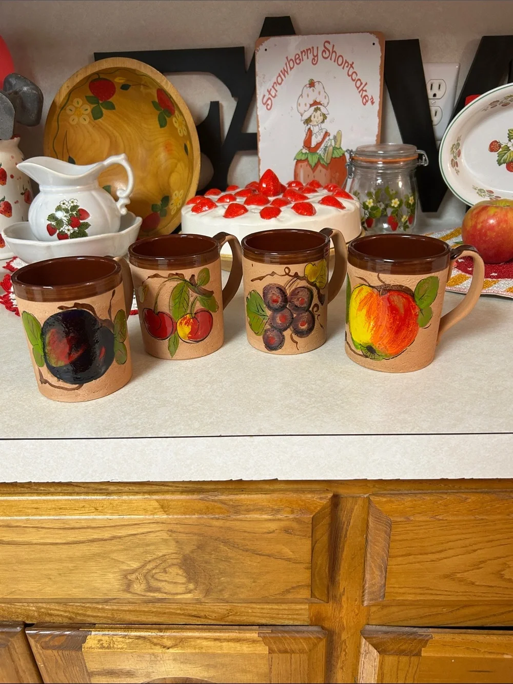 Set a four mugs never used